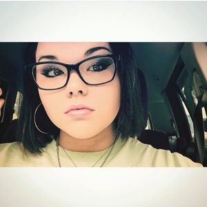 Meet your Posher, Macy